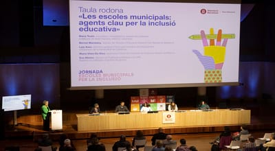 Taula rodona amb representants d’escoles municipals