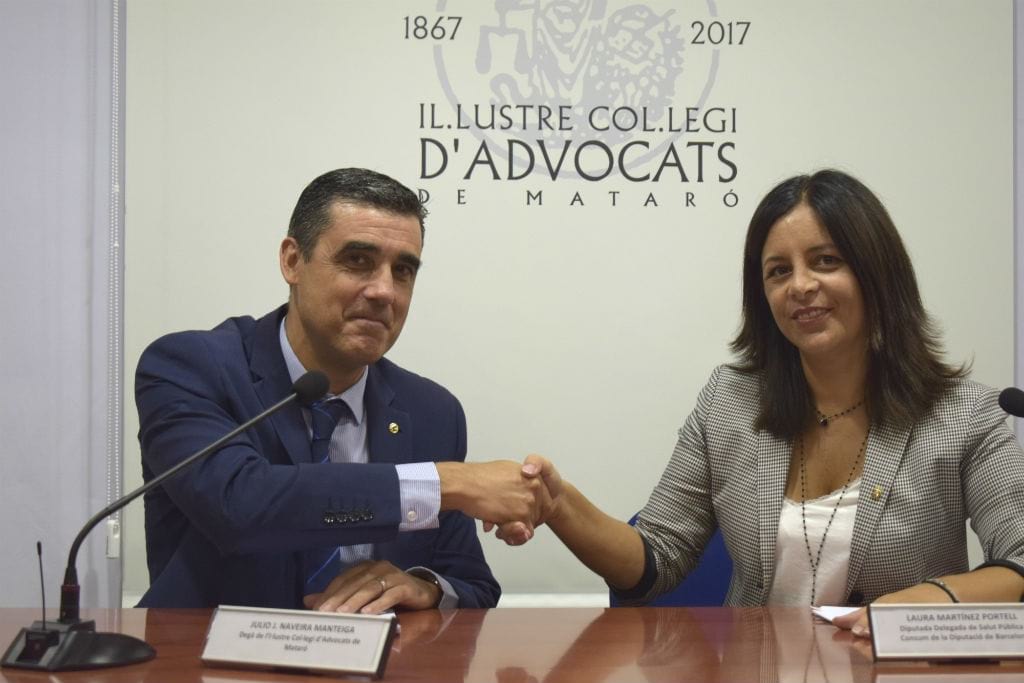 Signatura del conveni de col·laboració ente el Col·legi d'advocats de Mataró i la Diputació de Barcelona