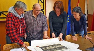 Restauració de documents a l'Arxiu Municipal de Súria